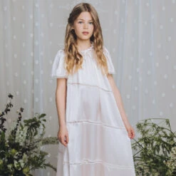 Front Page -Molo Store amiki children teen girls white silk nightdress 494574 35a872edf59c7527028b22406c4c84d60c8ad777 outfit